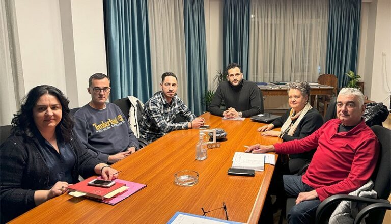 ΣΤΕΝΗ ΣΥΝΕΡΓΑΣΙΑ ΔΗΜΟΥ ΤΥΡΝΑΒΟΥ ΚΑΙ ΕΜΠΟΡΙΚΟΥ ΣΥΛΛΟΓΟΥ ΤΗΣ ΠΟΛΗΣ