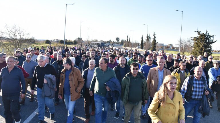 ΤΙ ΑΠΑΝΤΟΥΝ ΚΥΒΕΡΝΗΤΙΚΕΣ ΠΗΓΕΣ ΣΤΑ ΑΙΤΗΜΑΤΑ ΤΩΝ ΑΓΡΟΤΩΝ
