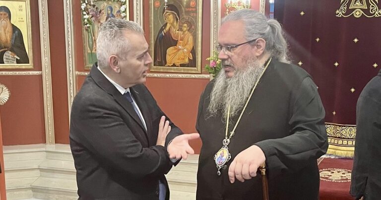 ΙΕΡΩΝΥΜΟΣ ΠΡΟΣ Μ. ΧΑΡΑΚΟΠΟΥΛΟ: ΣΩΣΑΤΕ ΤΗΝ ΤΙΜΗ ΤΗΣ ΛΑΡΙΣΑΣ!
