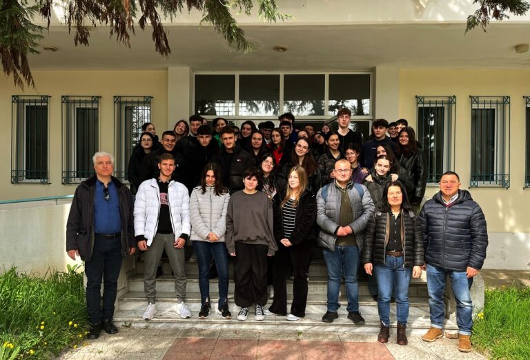 ΣΤΙΣ «ΑΝΟΙΧΤΕΣ ΘΥΡΕΣ» ΤΟΥ ΠΑΝΕΠΙΣΤΗΜΙΟΥ ΘΕΣΣΑΛΙΑΣ ΤΟ 5ο ΛΥΚΕΙΟ ΛΑΡΙΣΑΣ