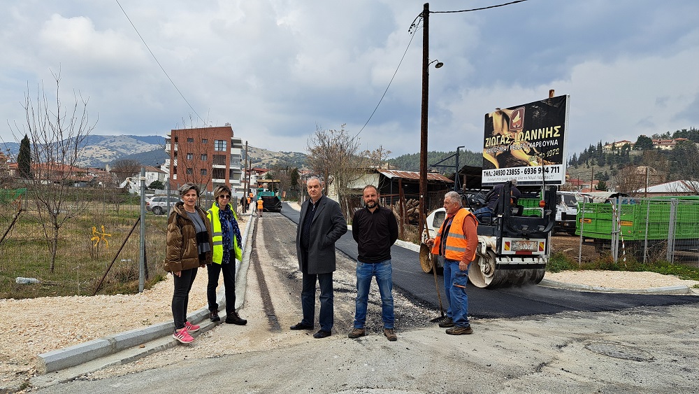 ΔΗΜΟΣ ΕΛΑΣΣΟΝΑΣ: ΟΛΟΚΛΗΡΩΘΗΚΑΝ ΟΙ ΑΣΦΑΛΤΟΣΤΡΩΣΕΙΣ ΣΤΟ ΒΑΡΟΣΙ ΚΑΙ ΣΤΟΝ ΑΓ. ΑΡΣΕΝΙΟ