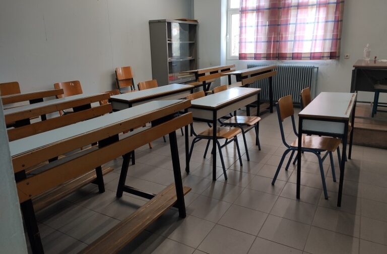 Κύμα φυγής από τα σχολεία