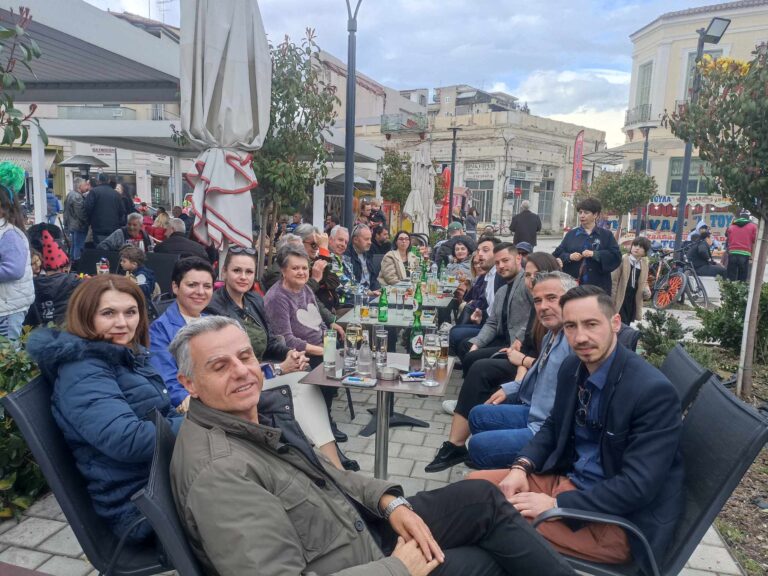 ΔΕΙΤΕ ΦΩΤΟΡΕΠΟΡΤΑΖ ΑΠΟ ΤΗΝ ΤΣΙΚΝΟΠΕΜΠΤΗ ΣΤΗΝ ΠΛΑΤΕΙΑ ΤΟΥ ΤΥΡΝΑΒΟΥ