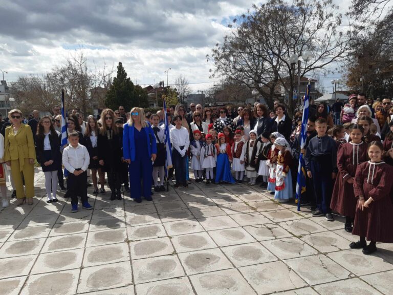 Ο ΑΜΠΕΛΩΝΑΣ ΤΙΜΗΣΕ ΤΗΝ ΕΘΝΙΚΗ ΕΠΕΤΕΙΟ ΤΗΣ 25ης ΜΑΡΤΙΟΥ (ΦΩΤΟΡΕΠΟΡΤΑΖ)