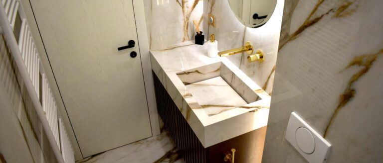 LUXURY BATHROOM: ΈΝΑ ΝΕΟ PROJECT ΥΠΕΡΠΟΛΥΤΕΛΟΥΣ ΜΠΑΝΙΟΥ ΣΤΗ ΓΙΑΝΝΟΥΛΗ ΜΕ ΕΝΤΟΝΗ ΕΞΩΣΤΡΕΦΕΙΑ ΑΠΟ ΤΗΝ ΕΤΑΙΡΕΙΑ ΚΟΝΤΟΓΙΑΝΝΗ BATHROOM FLOOR