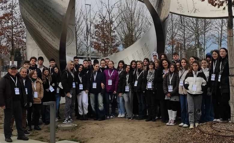 ΕΠΙΣΚΕΨΗ ΤΟΥ 1ου ΠΕΙΡΑΜΑΤΙΚΟΥ ΓΕΝΙΚΟΥ ΛΥΚΕΙΟΥ ΛΑΡΙΣΑΣ ΣΤΟ CERN