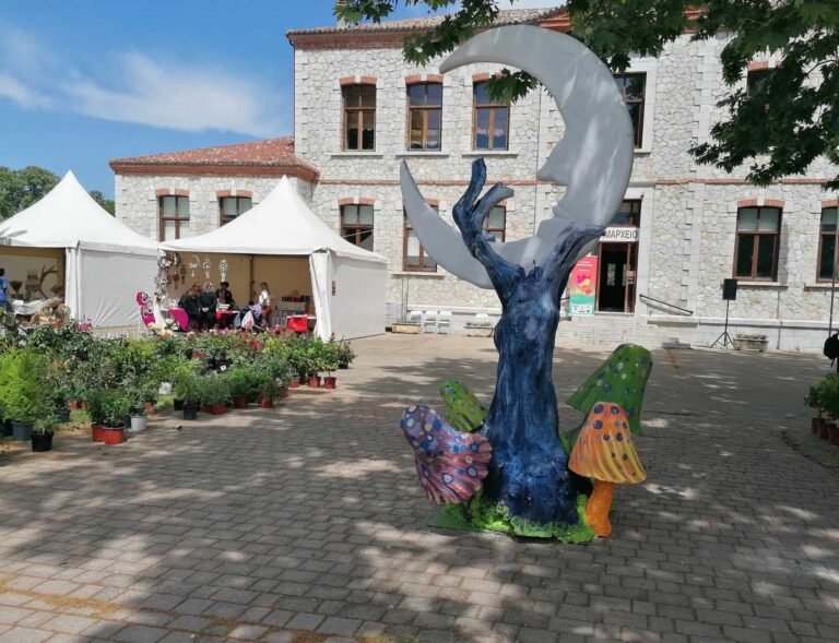 ΜΕ ΕΠΙΤΥΧΙΑ ΠΡΑΓΜΑΤΟΠΟΙΕΙΤΑΙ Η ΓΙΟΡΤΗ ΑΝΘΟΚΟΜΙΑΣ ΣΤΟΝ ΑΜΠΕΛΩΝΑ