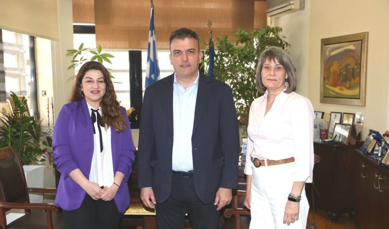 ΜΕ ΤΟΝ ΔΗΜΑΡΧΟ ΛΑΡΙΣΑΙΩΝ ΣΥΝΑΝΤΗΘΗΚΑΝ ΜΕΛΗ ΤΟΥ ΣΥΛΛΟΓΟΙ «ΦΙΛΟΙ ΠΥΡΓΟΥ ΧΑΡΟΚΟΠΟΥ»