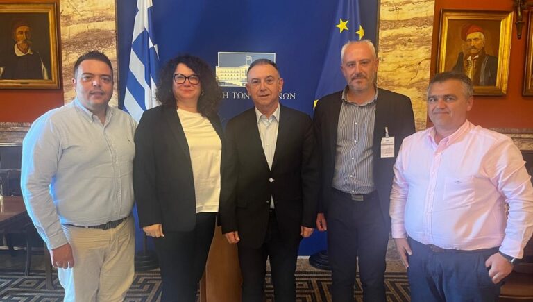 ΚΕΛΛΑΣ ΜΕ ΕΡΓΑΖΟΜΕΝΟΥΣ ΤΩΝ ΟΕΒ: ΑΠΟΚΑΘΙΣΤΑΝΤΑΙ ΟΙ ΑΔΙΚΙΕΣ ΣΤΙΣ ΕΡΓΑΣΙΑΚΕΣ ΤΟΥΣ ΣΧΕΣΕΙΣ