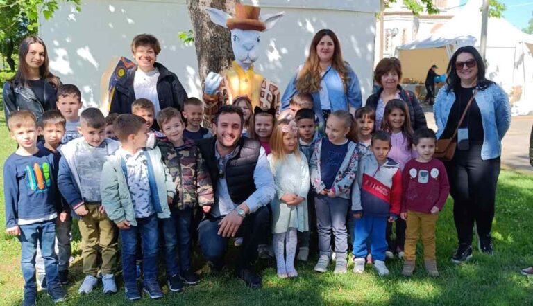 ΤΑ 1ο ΚΑΙ 4ο ΝΗΠΙΑΓΩΓΕΙΑ ΑΜΠΕΛΩΝΑ ΣΕ ΔΡΑΣΗ ΑΝΑΚΥΚΛΩΣΗΣ