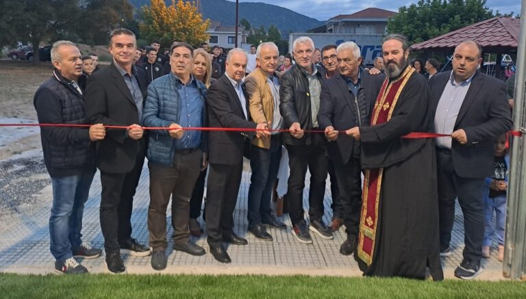 ΝΕΟ ΓΗΠΕΔΟ ΠΟΔΟΣΦΑΙΡΟΥ 5Χ5 ΕΓΚΑΙΝΙΑΣΕ Ο ΔΗΜΟΣ ΤΕΜΠΩΝ
