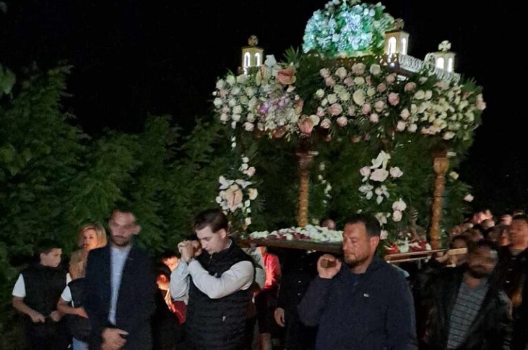 ΦΩΤΟΡΕΠΟΡΤΑΖ ΑΠΟ ΤΗΝ ΠΕΡΙΦΟΡΑ ΤΩΝ ΕΠΙΤΑΦΙΩΝ ΣΕ ΑΜΠΕΛΩΝΑ ΚΑΙ ΒΡΥΟΤΟΠΟ