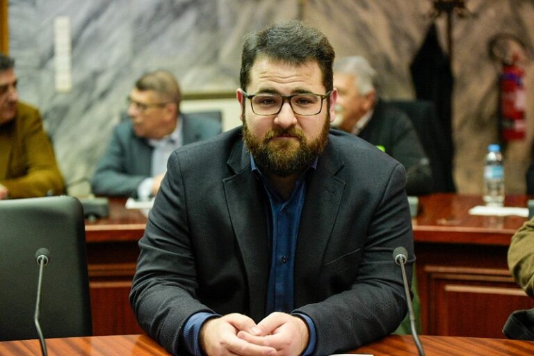 Από τη Χάγη στη Λάρισα