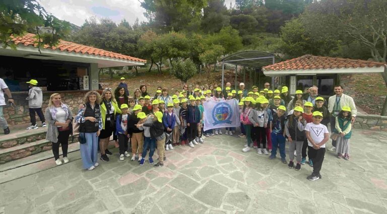 Δ.Σ. Γόννων: Εκπαιδευτική Εκδρομή στο Σπήλαιο Πετραλώνων με τη συμμετοχή γονέων & κηδεμόνων
