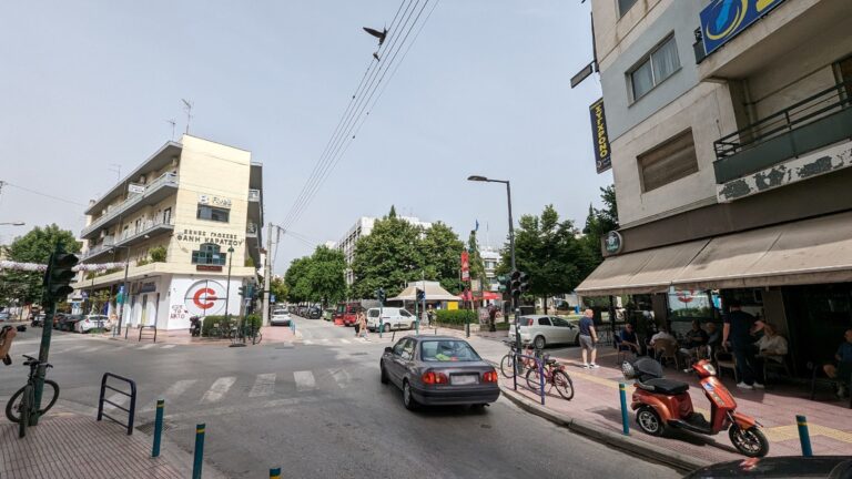 Σε εξέλιξη οι εργασίες αποκατάστασης της βλάβης στα φανάρια των κόμβων Ηπείρου-Παπαναστασίου και Μανδηλαρά-Παπαναστασίου