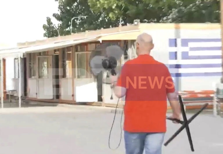 Γονείς πήγαν ανεμιστήρες σε λύκειο για να μπορέσουν να δώσουν πανελλήνιες τα παιδιά τους