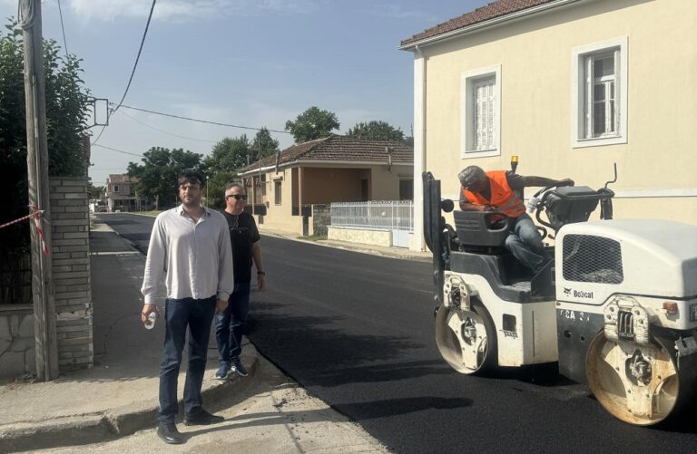 Ολοκληρώθηκε η ασφαλτόστρωση στο δρόμο της εισόδου του Αμπελώνα από Τύρναβο