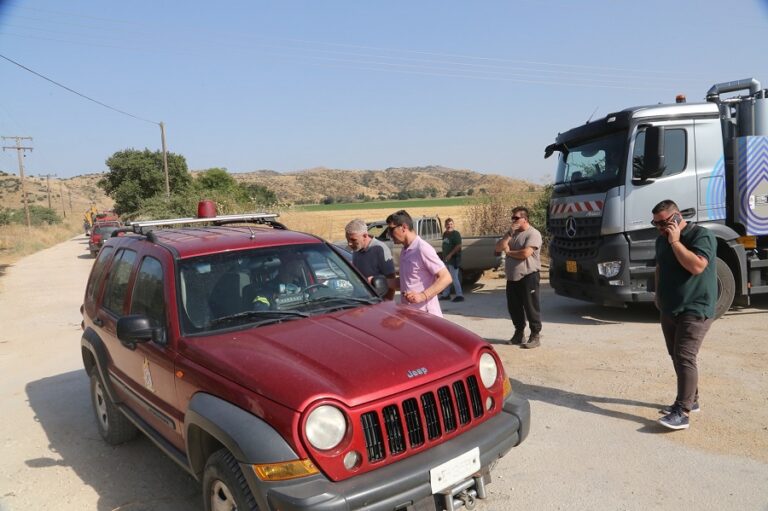 Διαχειρίσιμες οι φωτιές σε Αμφιθέα και Γιάννουλη