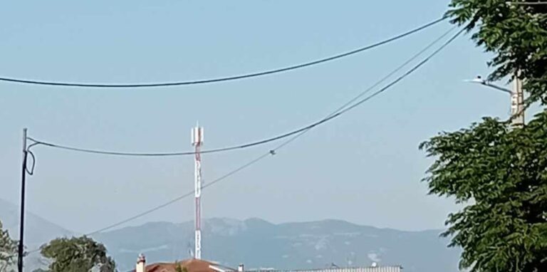 Ανησυχία στη Φαλάνη για κεραία κινητής τηλεφωνίας δίπλα σε σπίτια