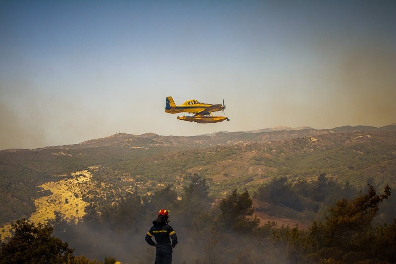 Χίος: Πυρκαγιά σε δασική έκταση κοντά στην παραλία Βικίου