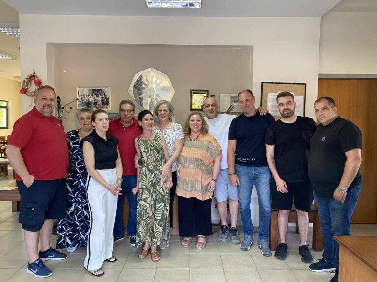 Εθελοντές επαγγελματίες φρόντισαν ηλικιωμένους στα Φάρσαλα
