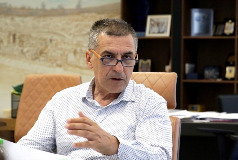 Μήνυση Κουρέτα σε Μπέο