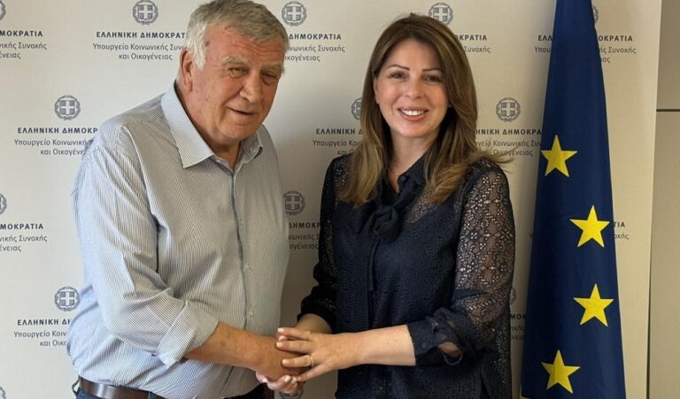 Συνάντηση του Θ. Νασιακόπουλου με την Υφυπουργό Κοινωνικής Συνοχής Κ. Παπακώστα