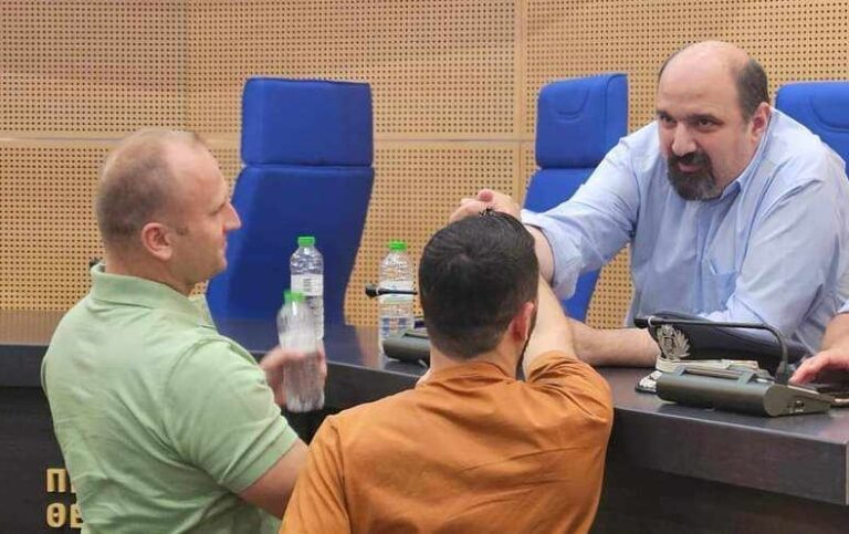 Για τις πληρωμές…