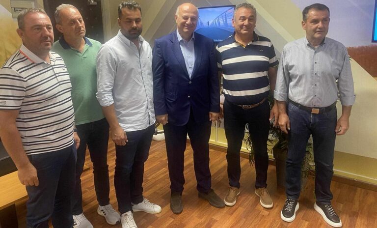 Συζήτησαν για τα προβλήματα των ροδακινοπαραγωγών