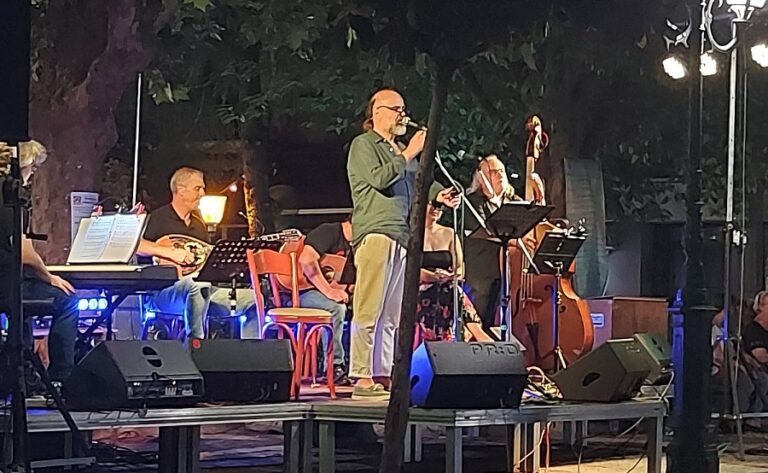 «Μαγική» βραδιά στα Φάρσαλα με ένα μουσικό ταξίδι στην εποχή του «νέου κύματος»