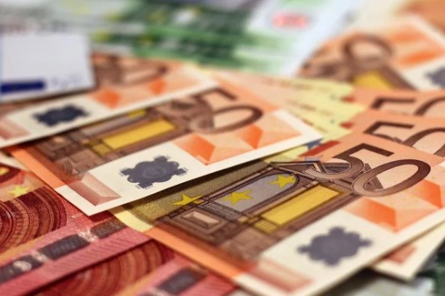 Πώς πληρώνεται η αργία του Δεκαπενταύγουστου