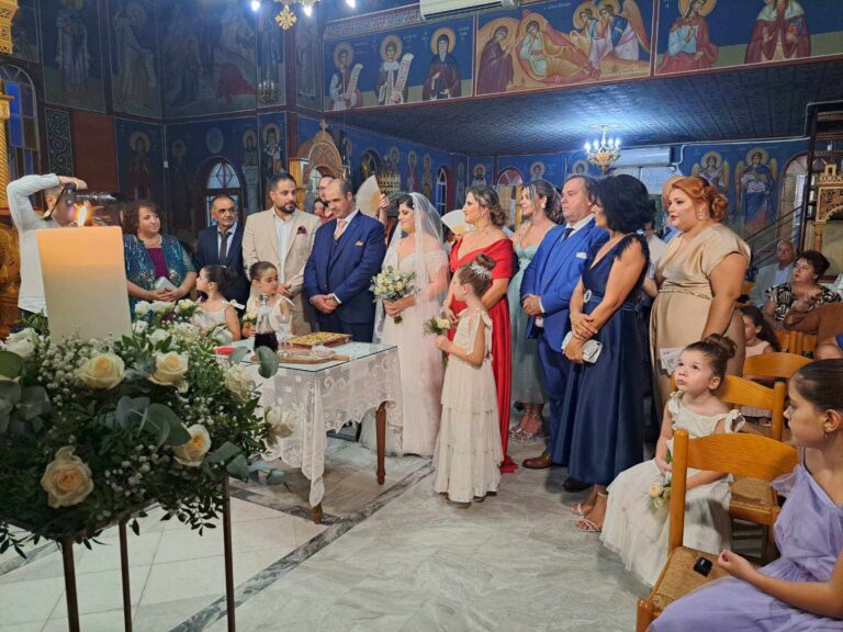 Ο όμορφος παραδοσιακός γάμος της Αναστασίας και του Γιάννη στον Αμπελώνα