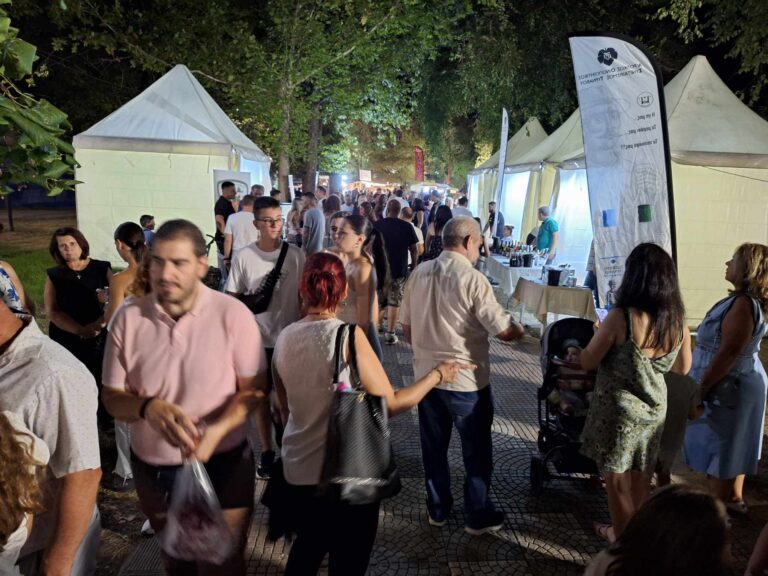 Φώτης Τράσιας και Χάλκινη Πανδαισία σήμερα στη Γιορτή Κρασιού Αμπελώνα
