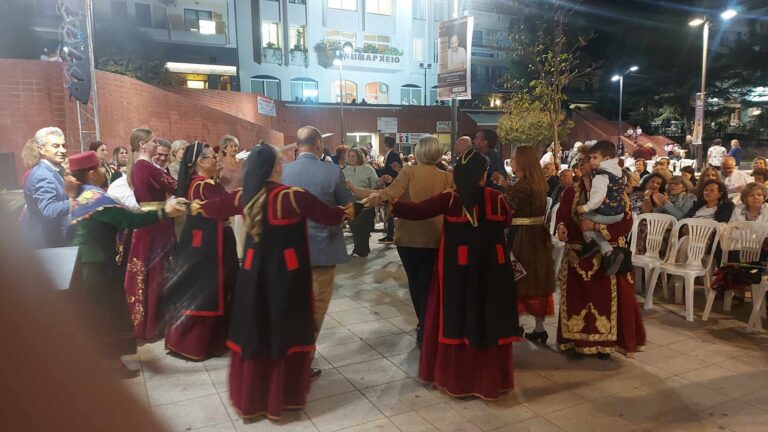 Μουσική πανδαισία με τραγούδια του γάμου στο 14ο Φεστιβάλ Παραδοσιακών Χορών στα Φάρσαλα