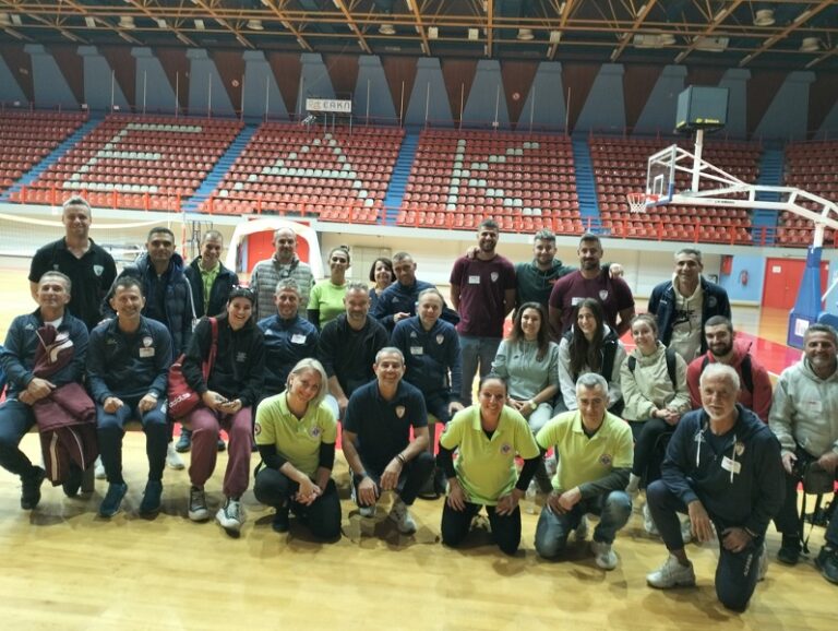 Πιστοποιημένο σεμινάριο ΚΑΡΠΑ με απινιδωτή παρακολούθησαν οι προπονητές Βόλεϊ και Ποδοσφαίρου της ΑΕΛ