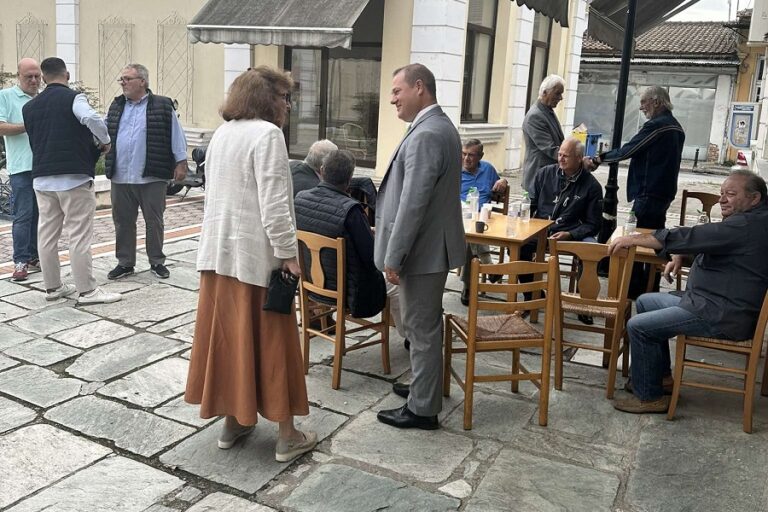 Με το ΠΑΣΟΚ…