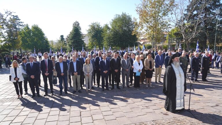 Με λαμπρότητα και επισημότητα εορτάστηκε, και φέτος, η απελευθέρωση της Λάρισας από τη Γερμανική Κατοχή