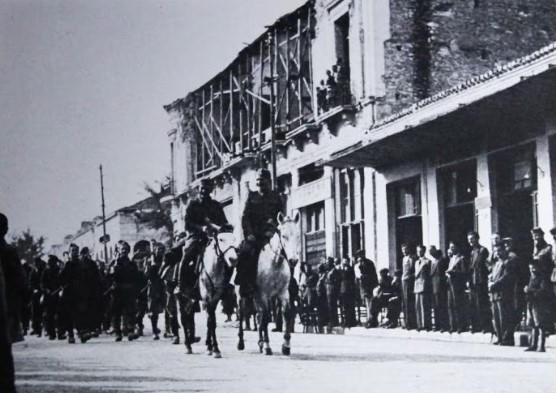 ΠΕΑΕΑ – ΔΣΕ: Στις 23 Οκτώβρη 1944 η λευτεριά φτερούγισε πάνω από τη Λάρισα