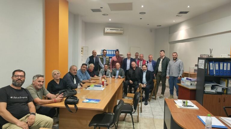 Με τη διοίκηση του Εμπορικού Συλλόγου Τυρνάβου συναντήθηκε ο υποψήφιος για την προεδρία του Επιμελητηρίου Λάρισας Κων. Γουργιώτης