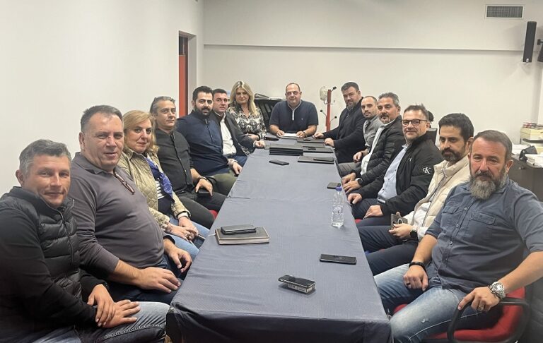 Με τη Διοικούσα Επιτροπή του ΤΕΕ Κ&Δ Θεσσαλίας συναντήθηκε ο Δημήτρης Παπαλέξης