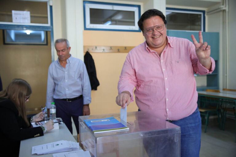 Όλοι μαζί με τον Νίκο για ένα μεγάλο ΠΑΣΟΚ