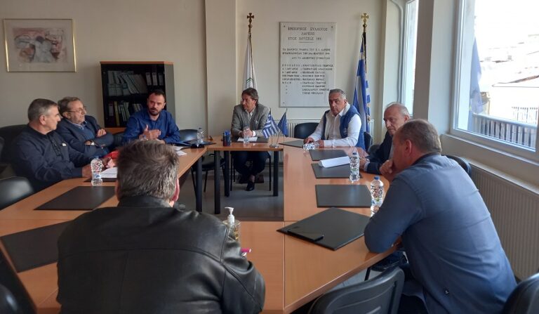 Η Συμπαράταξη Λαρισαίων ενημερώνει πολίτες και φορείς της πόλης για την αύξηση των δημοτικών τελών κατά 35%!