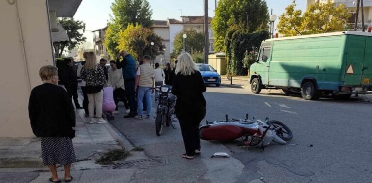 Τραυματίστηκε ανήλικος σε σύγκρουση του δίκυκλου που οδηγούσε με ΙΧ στον Τύρναβο