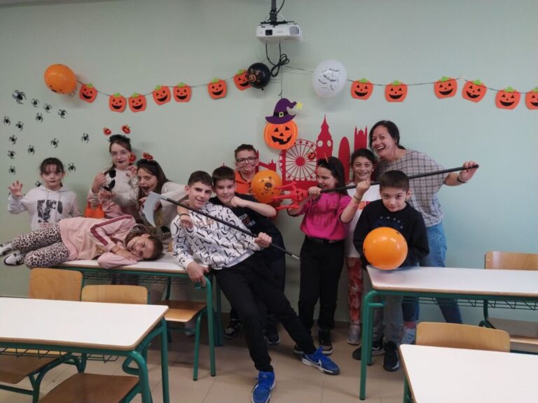 Γιόρτασαν το Halloween στο δημοτικό σχολείο Δαμασίου