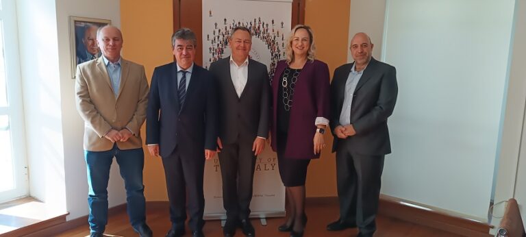 Επίσκεψη του Πρέσβη της Δανίας στον Πρύτανη Χαρ. Μπιλλίνη
