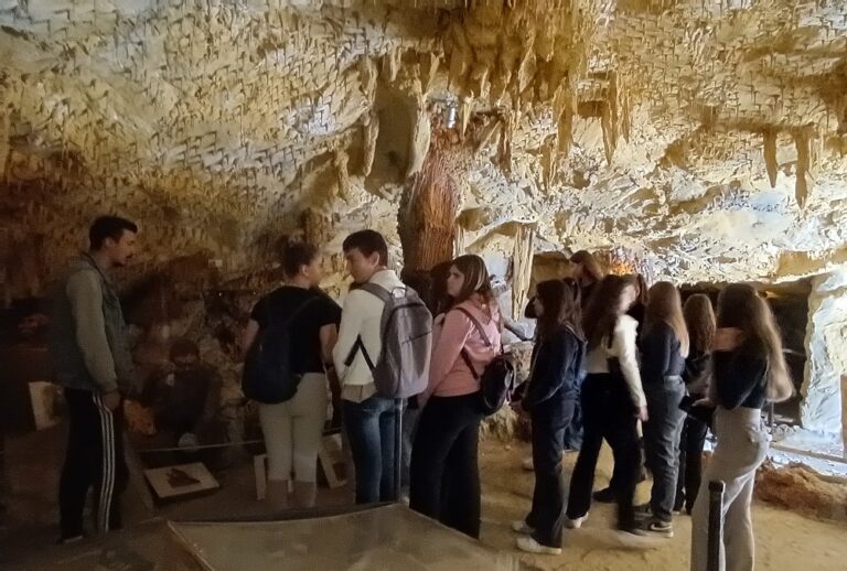 Το Γυμνάσιο Αμπελώνα στο Περιβαλλοντικό Πάρκο Δεινοσαύρων