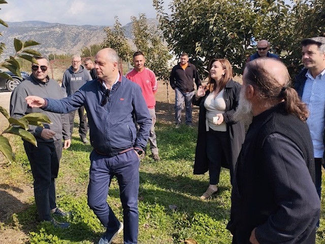 Σε περιβόλια Μηλολωτών στο Αργυροπούλι ο Χρ. Καπετάνος