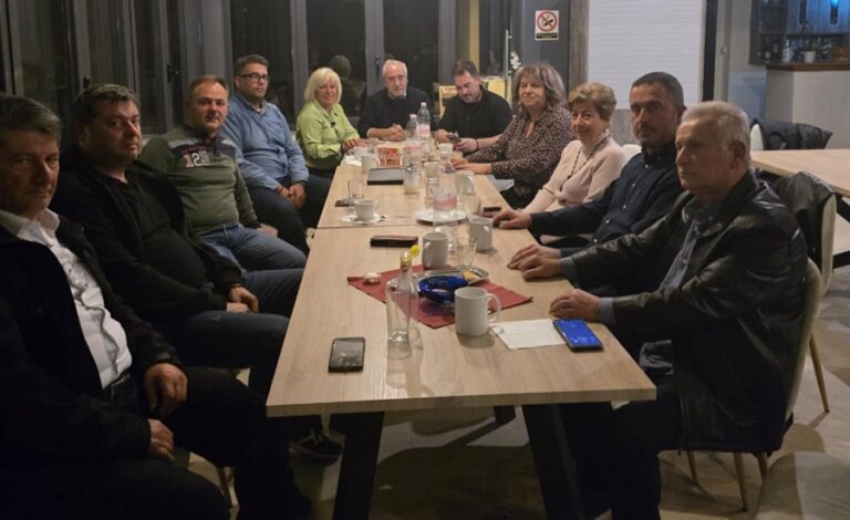 Στην Ελασσόνα στελέχη της ΔΕΕΠ Λάρισας της ΝΔ