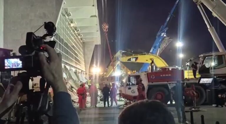 Τραγωδία στη Σερβία: 14 άνθρωποι έχασαν τη ζωή τους όταν κατέρρευσε η οροφή του σιδηροδρομικού σταθμού στο Νόβι Σαντ