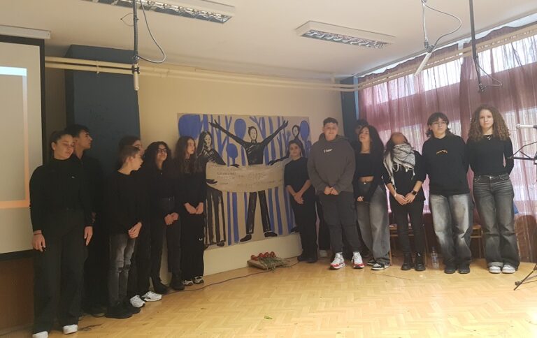 Τίμησαν την επέτειο του Πολυτεχνείου στα Πρότυπα Γυμνάσιο και Λύκειο Λάρισας